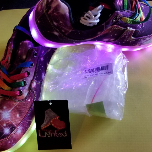 USB Chargable Light up kids purple galaxy shoes - Picture 3 of 8